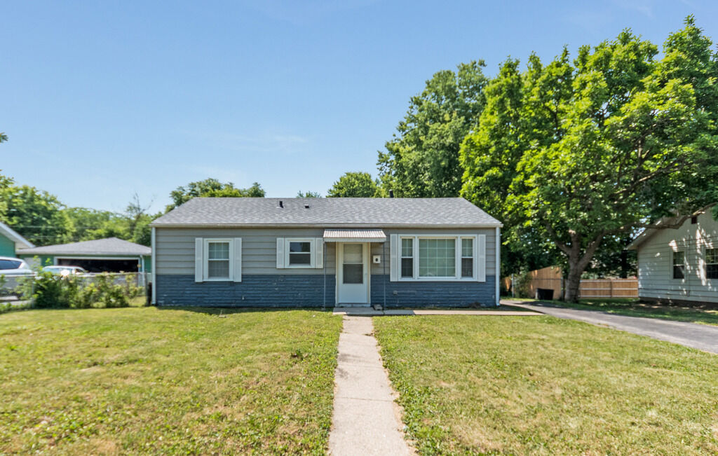 Property Photo:  523 Sehring Avenue  IL 60436 