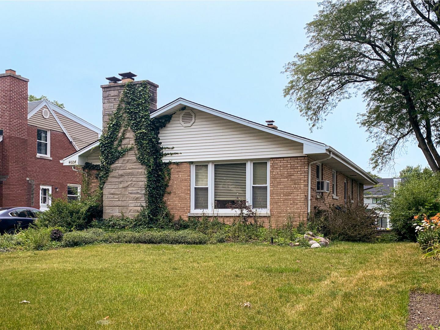 Property Photo:  4604 Sherwood Avenue  IL 60515 