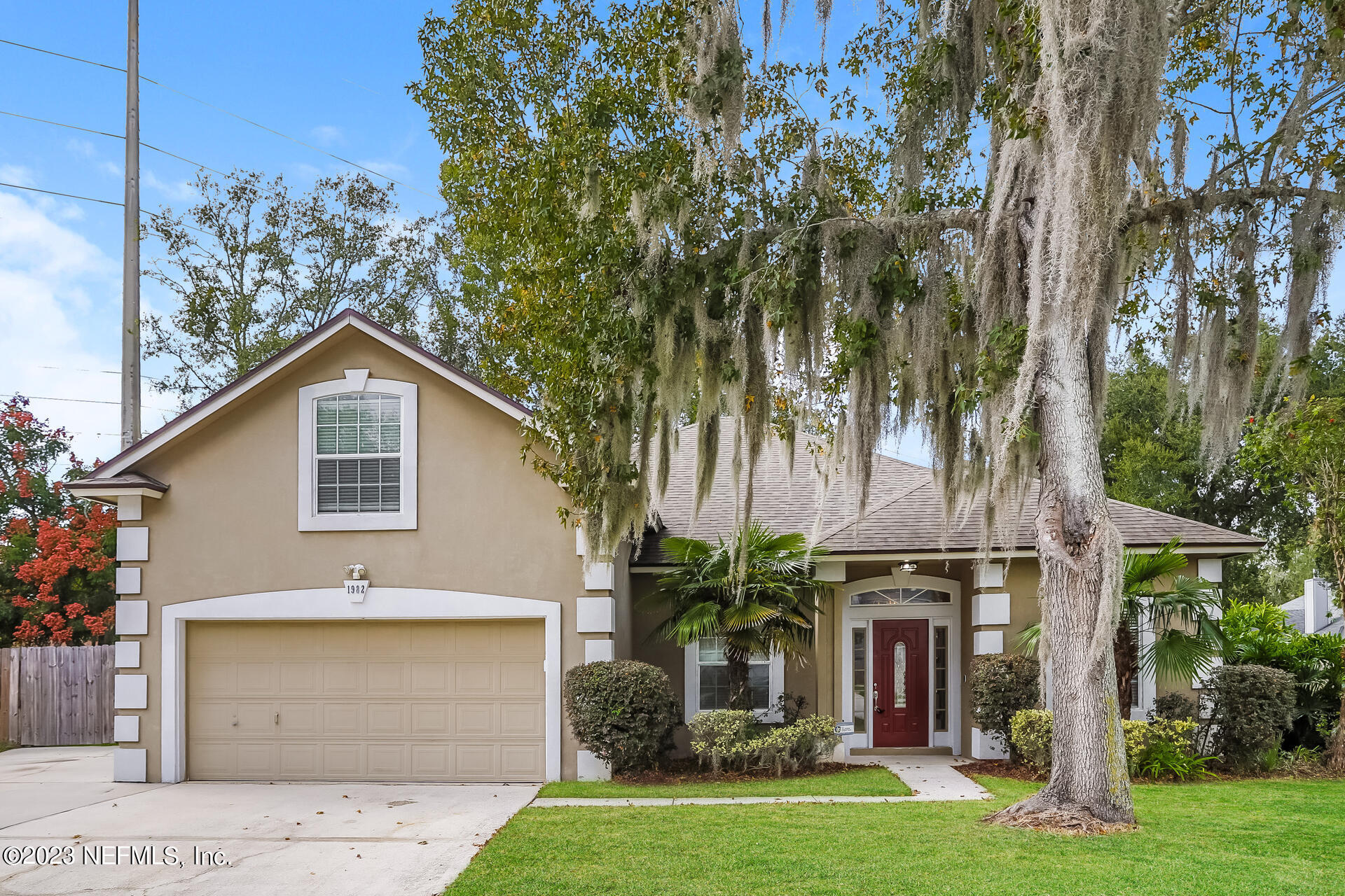 Property Photo: 1982 Cloister Court FL 32068