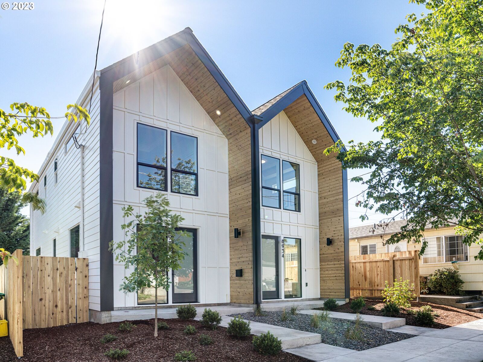 Property Photo: 8936 N Kimball Ave OR 97203