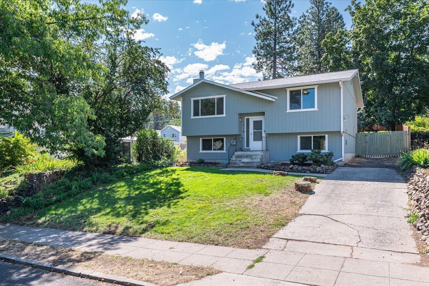 Property Photo:  1918 E 12th Ave  WA 99202 