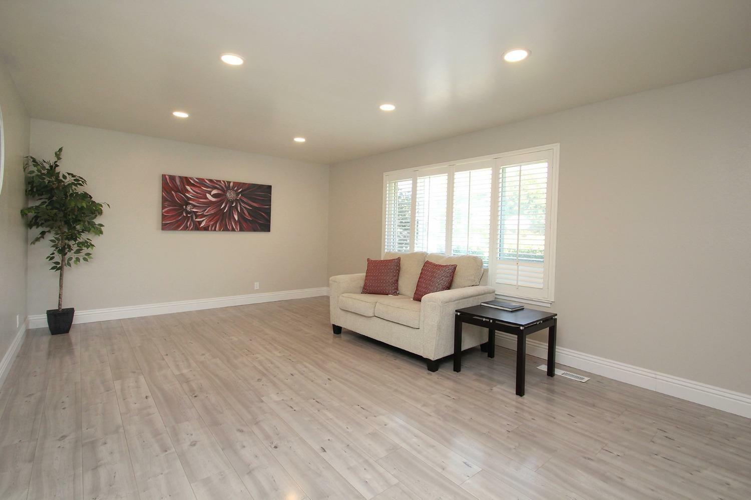 Property Photo:  2569 E Los Altos Avenue  CA 93710 