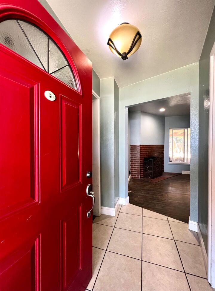 Property Photo:  3020 N 2nd Street  CA 93703 