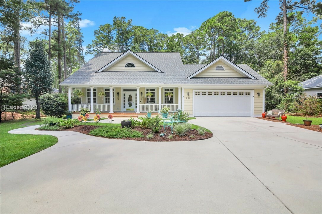 Property Photo:  205 White Oaks Circle  SC 29910 