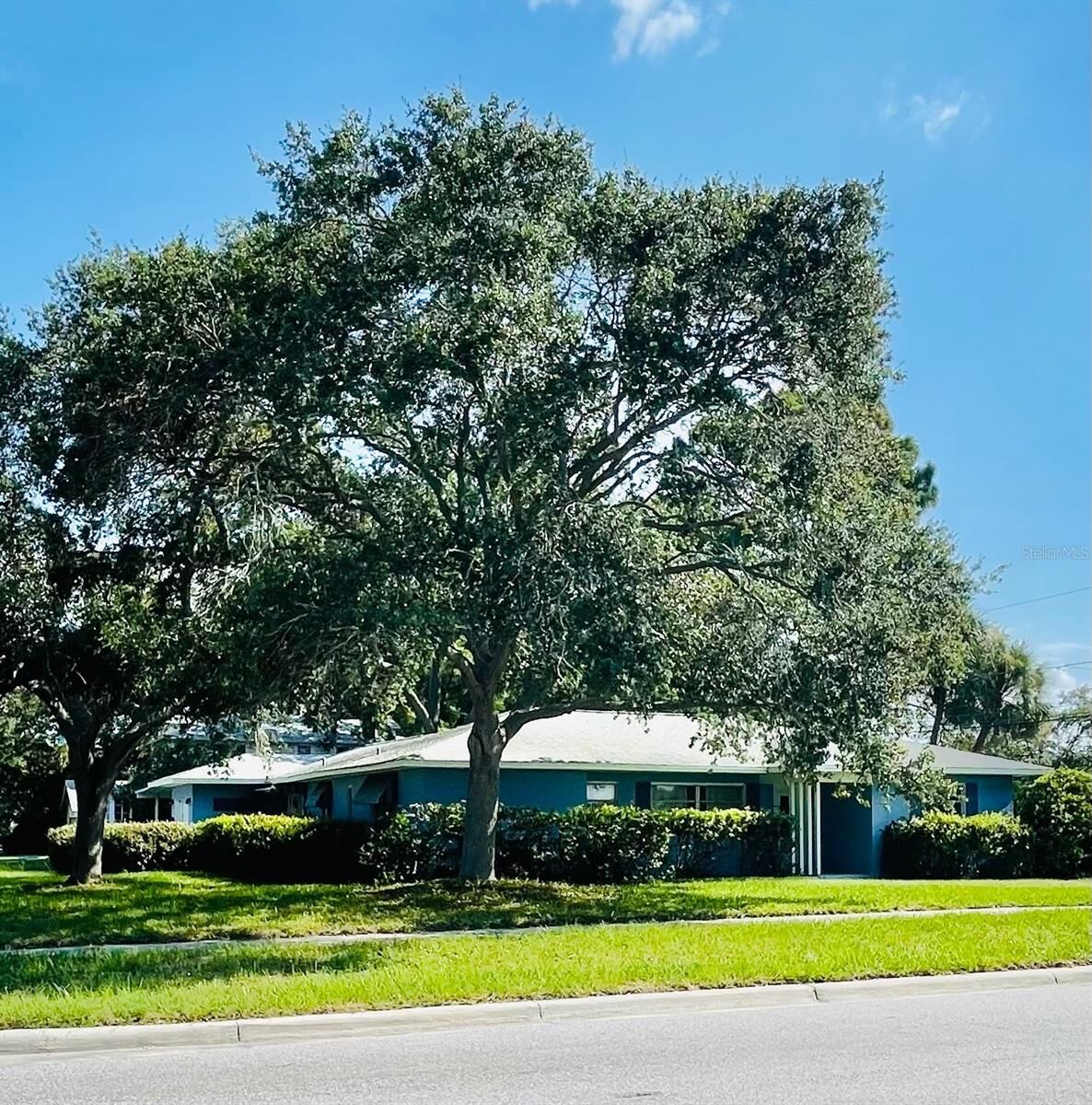 Property Photo: 300 Corbett Street FL 33756