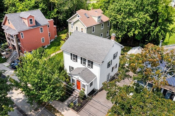 Property Photo:  133 Thorndike St  MA 02474 