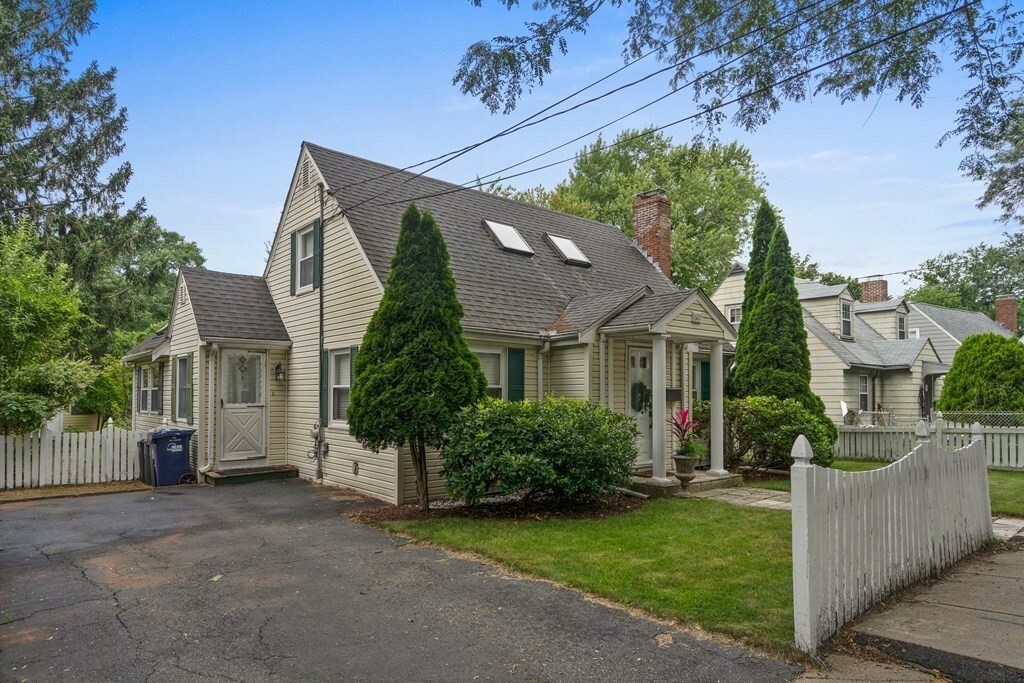 Property Photo:  607 Poplar St  MA 02131 