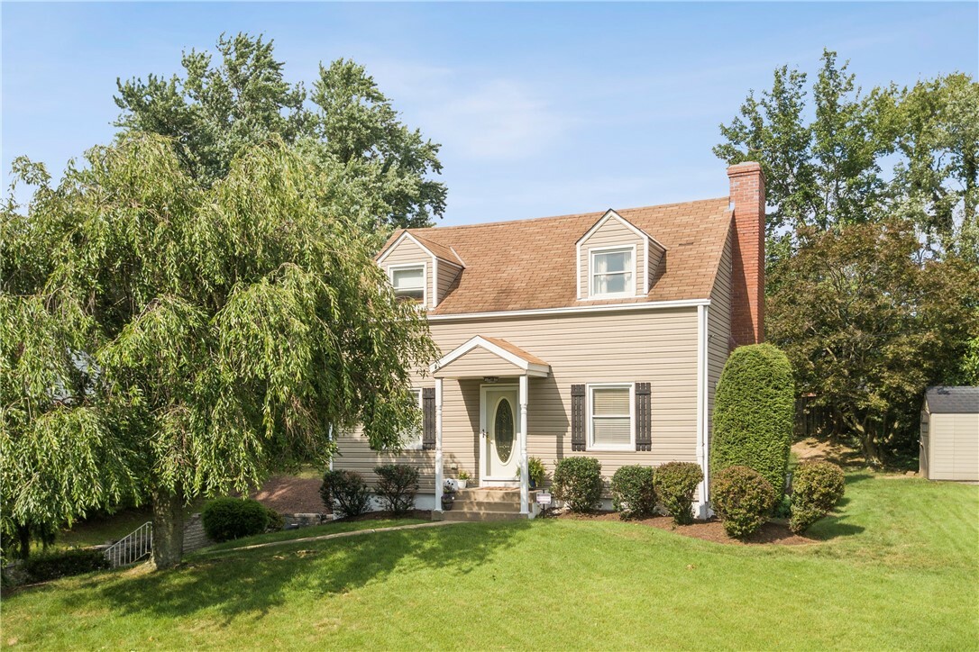 Property Photo:  22 Locust Ln  PA 15241 