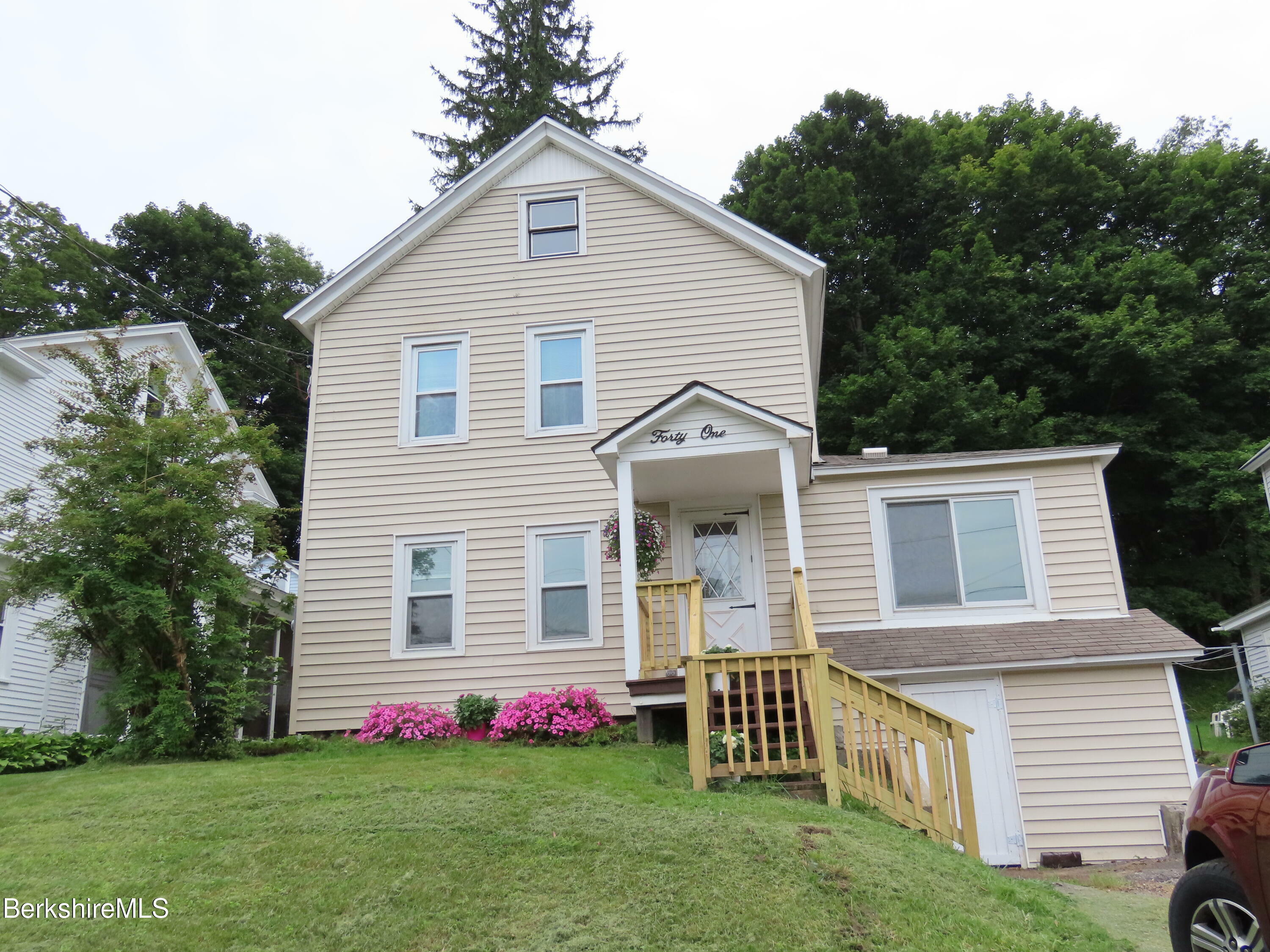 41 Morningside Ave  Adams MA 01220 photo