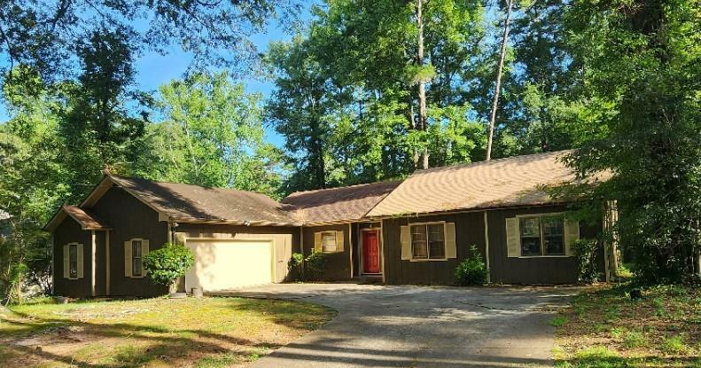 Property Photo: 5184 Avanti Court GA 30088