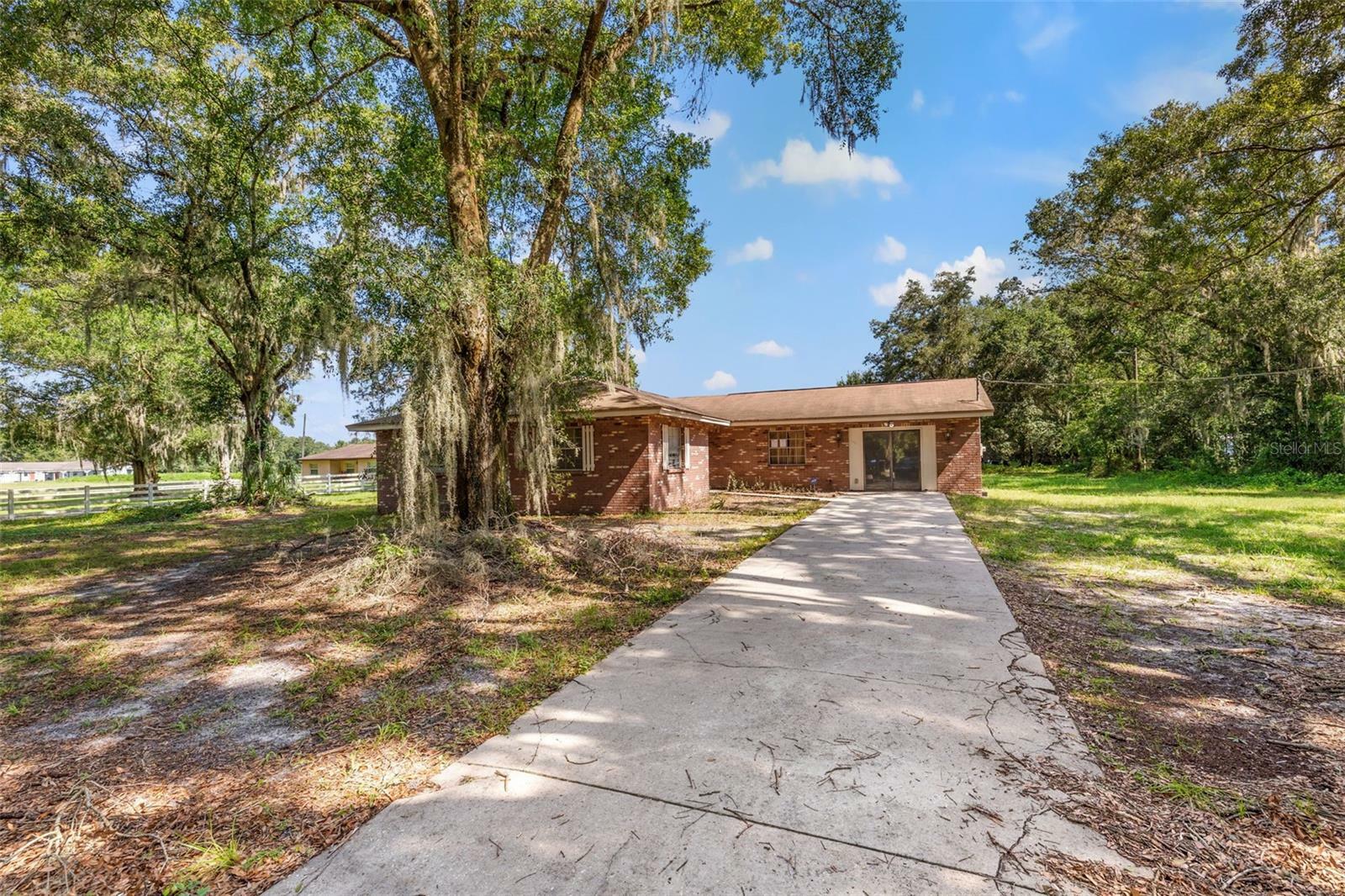 Property Photo:  4304 Bruton Road  FL 33565 