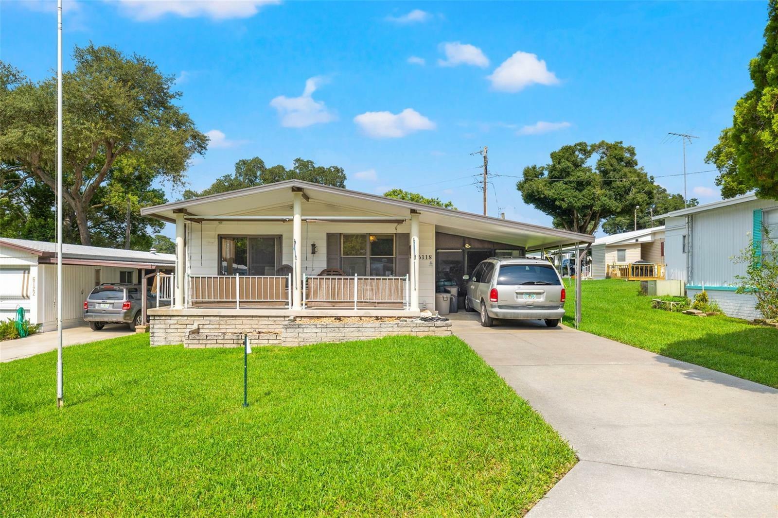 Property Photo:  6118 Ridgewood Drive  FL 33542 