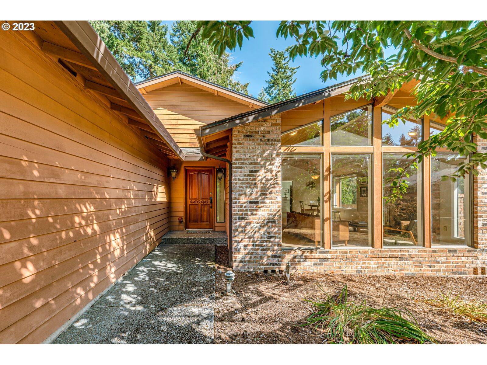 Property Photo: 2813 SE 138th Ave WA 98683