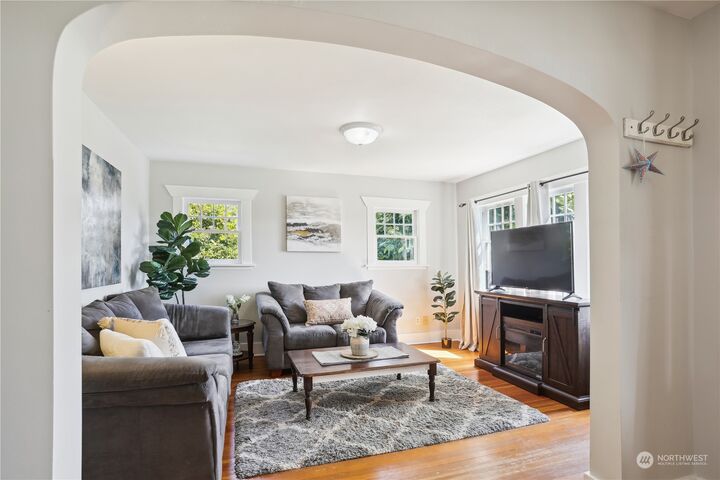 Property Photo:  1806  Cedar Street  WA 98201 