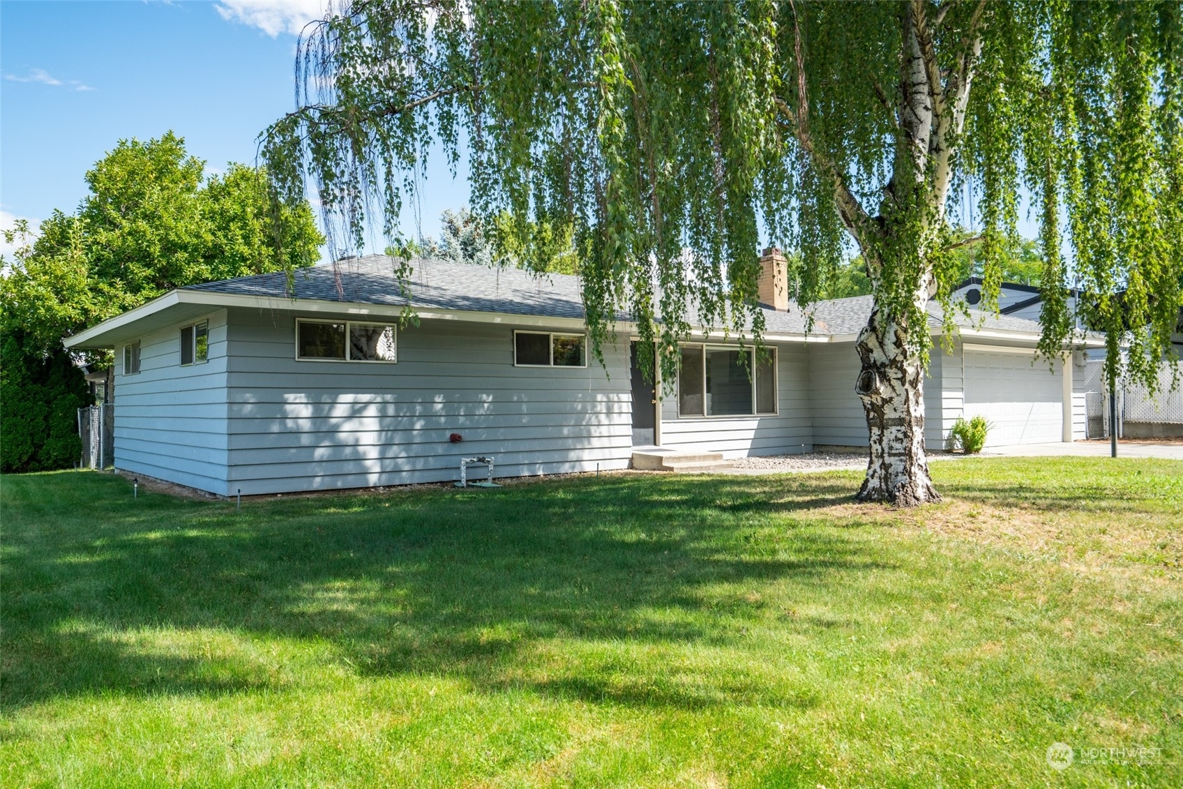 Property Photo:  209 N Princeton Avenue  WA 98801 