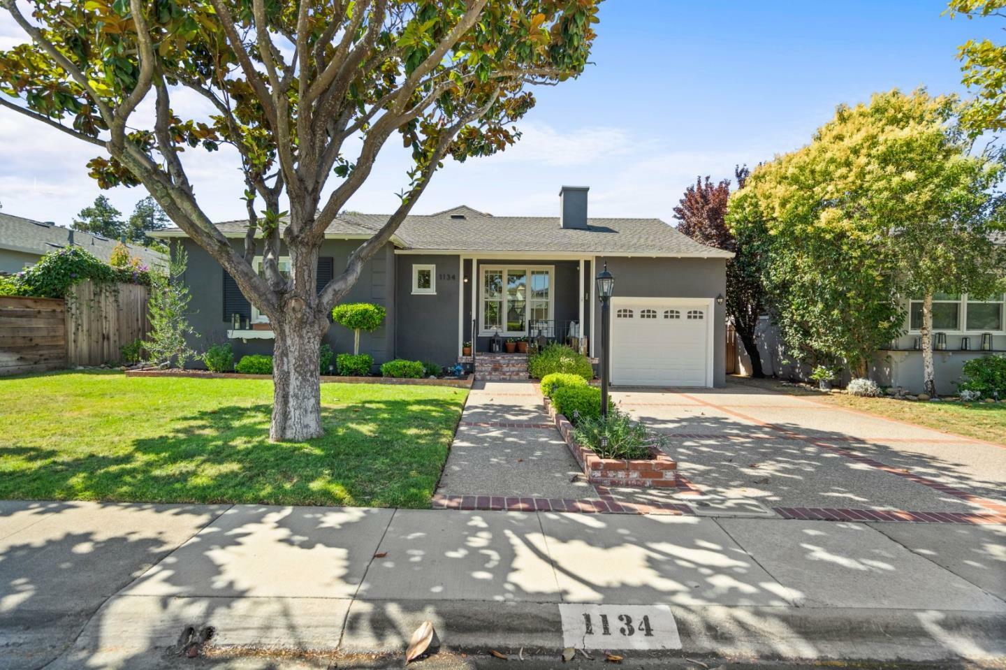 Property Photo: 1134 Clovelly Lane CA 94010
