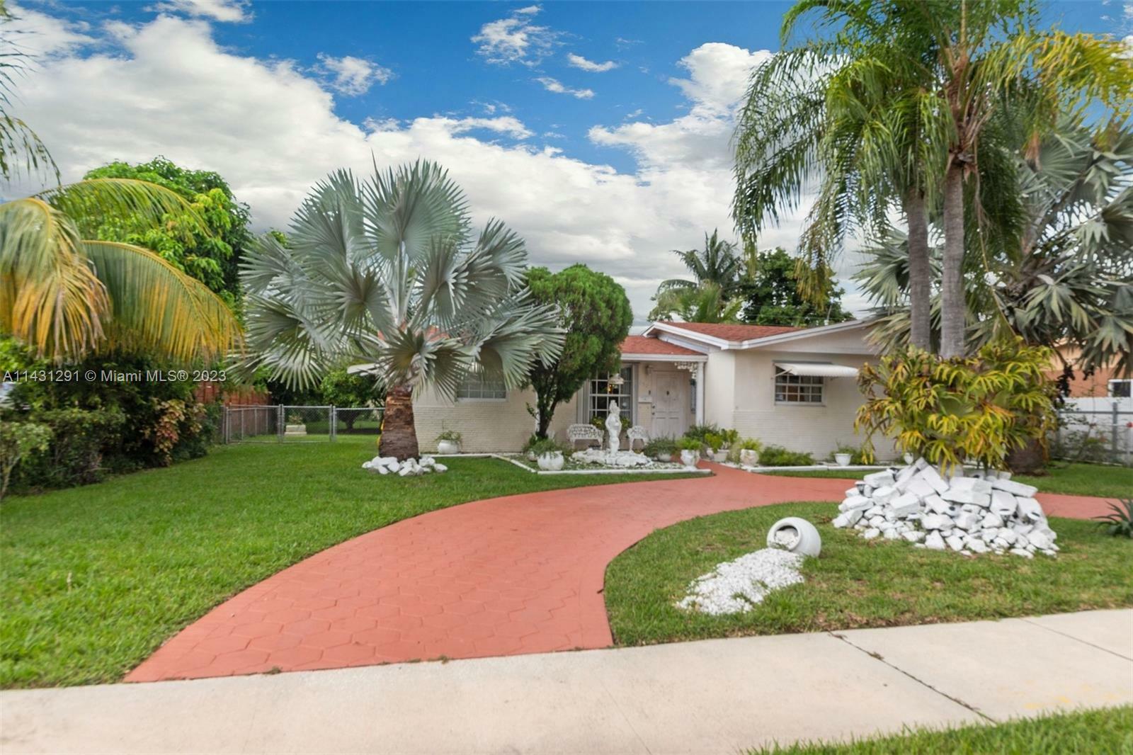 Property Photo: 830 NW 200th Ter FL 33169