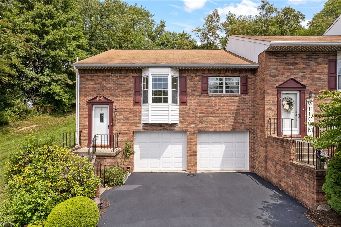 Property Photo:  1 Revere Rd  PA 15065 