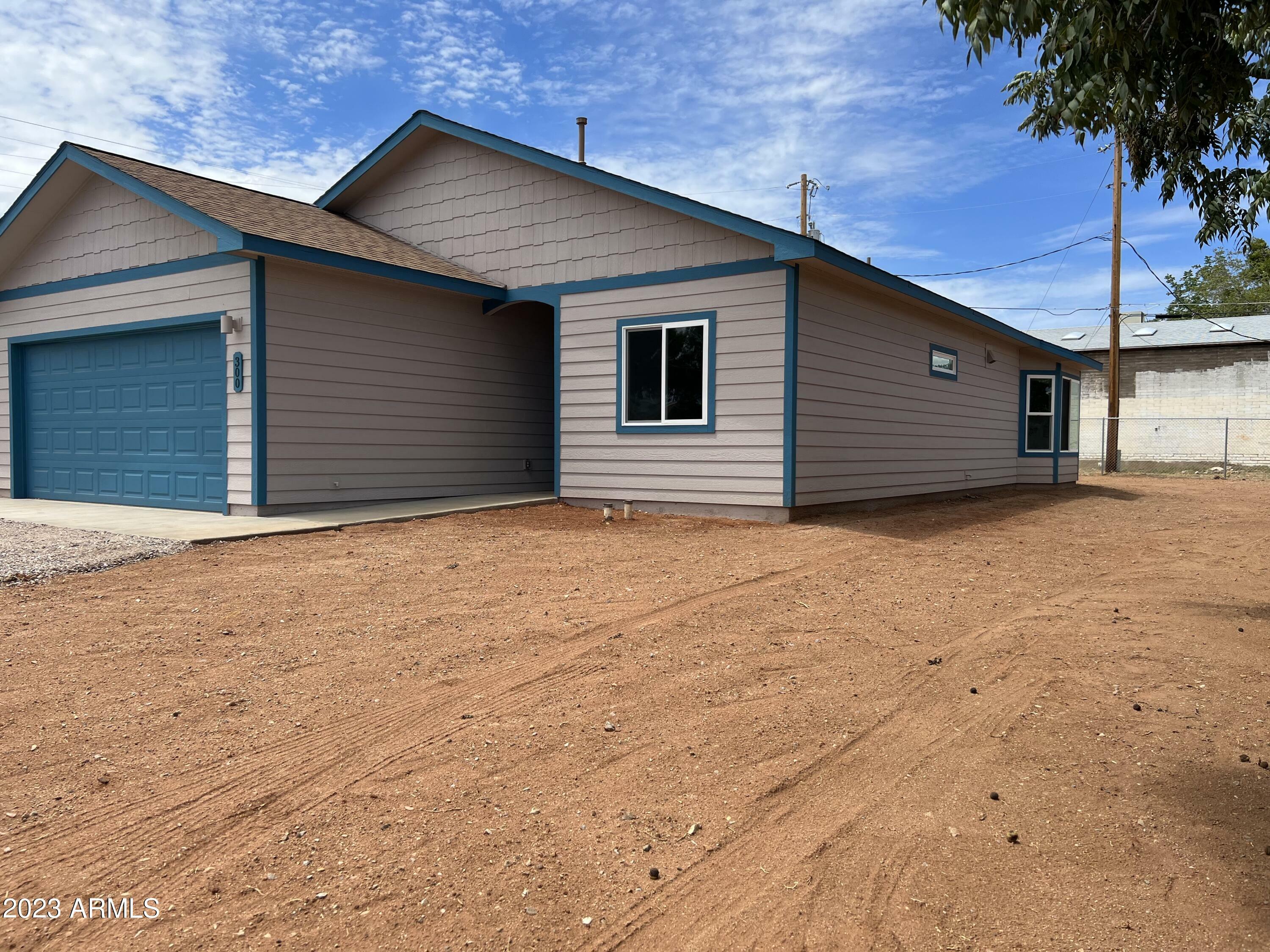 Property Photo:  300 N 6th Street  AZ 85635 