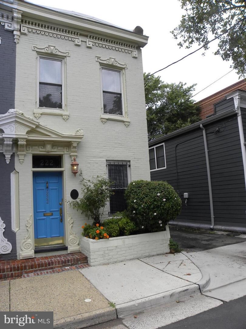 Property Photo:  222 N Patrick Street  VA 22314 