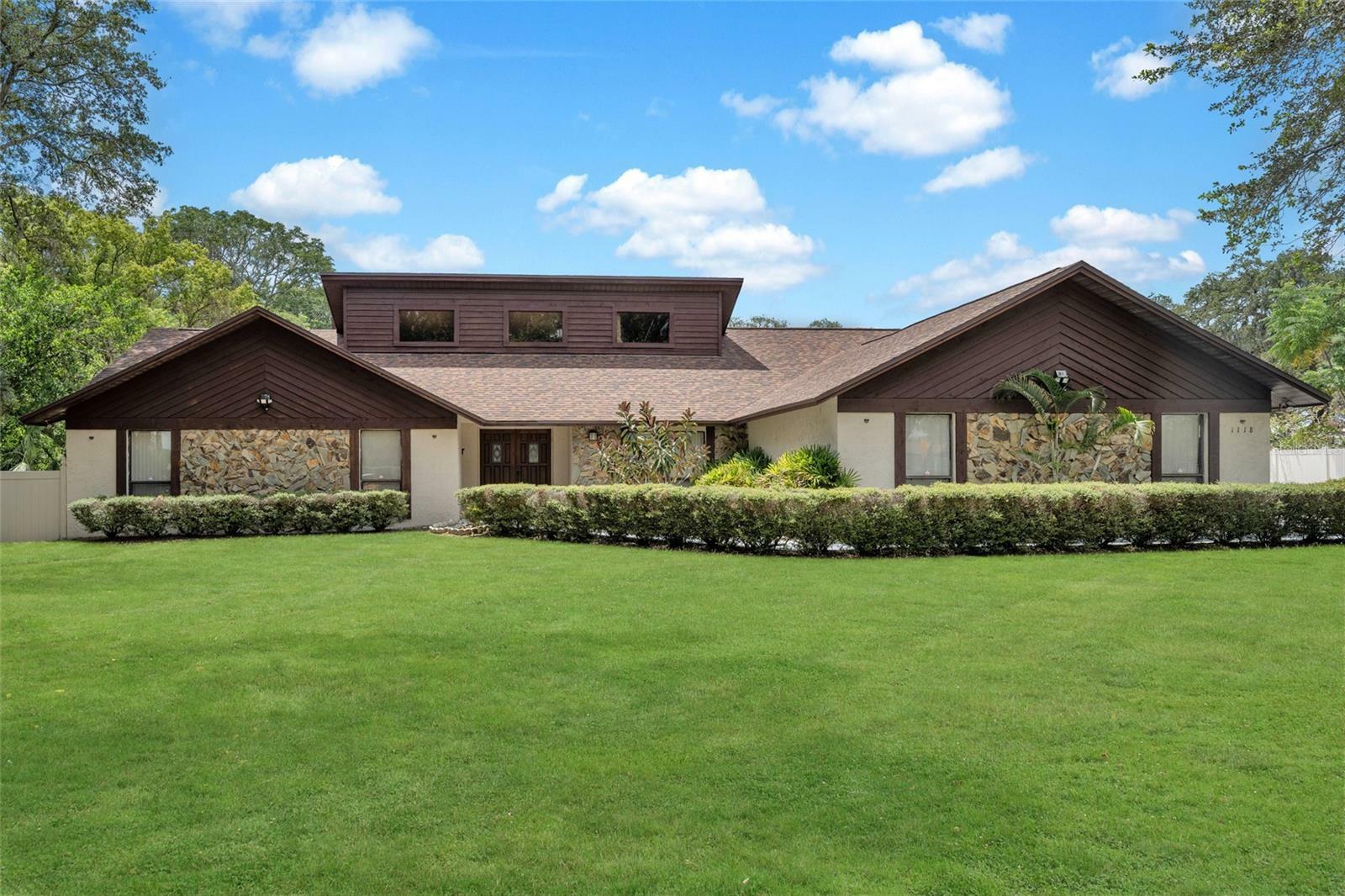 Property Photo: 1118 Telfair Road FL 33510
