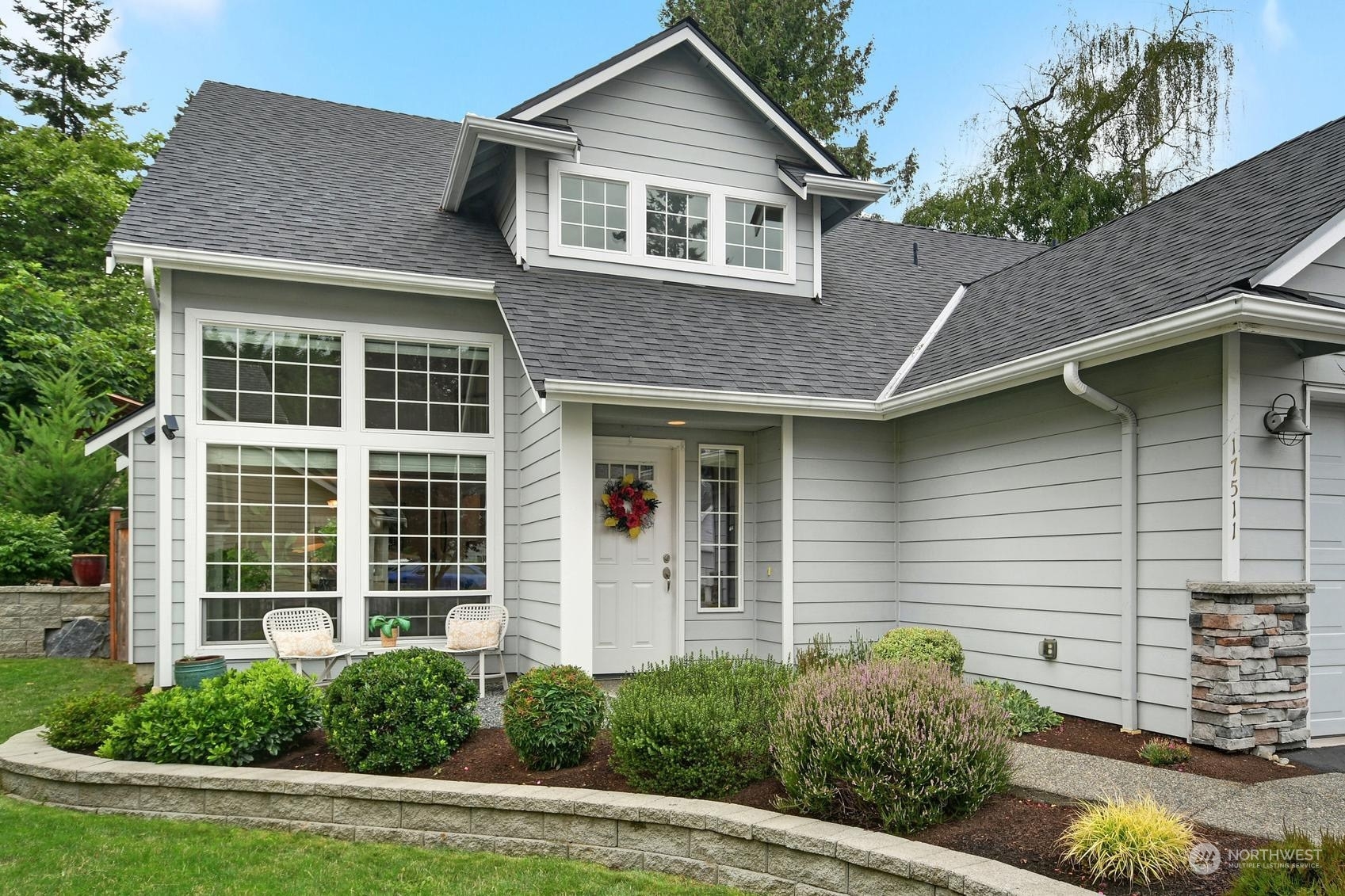Property Photo: 17511 N Park Place N 3 WA 98133