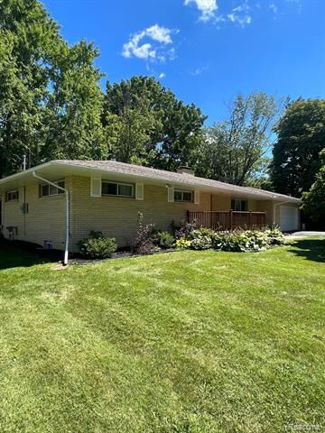 Property Photo:  1028 Dye Krest Drive  MI 48532 