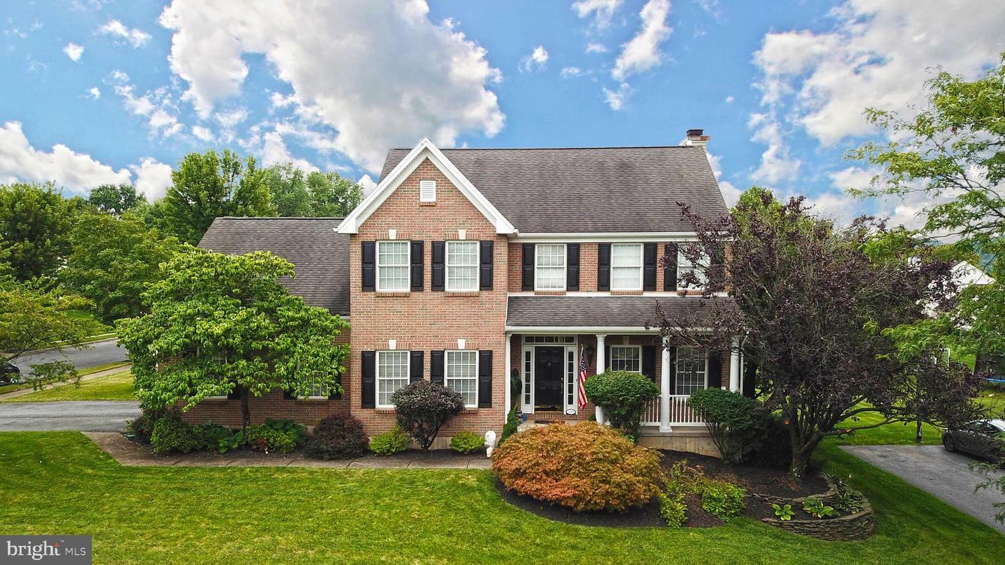 Property Photo:  1571 Toursdale Drive  PA 18045 