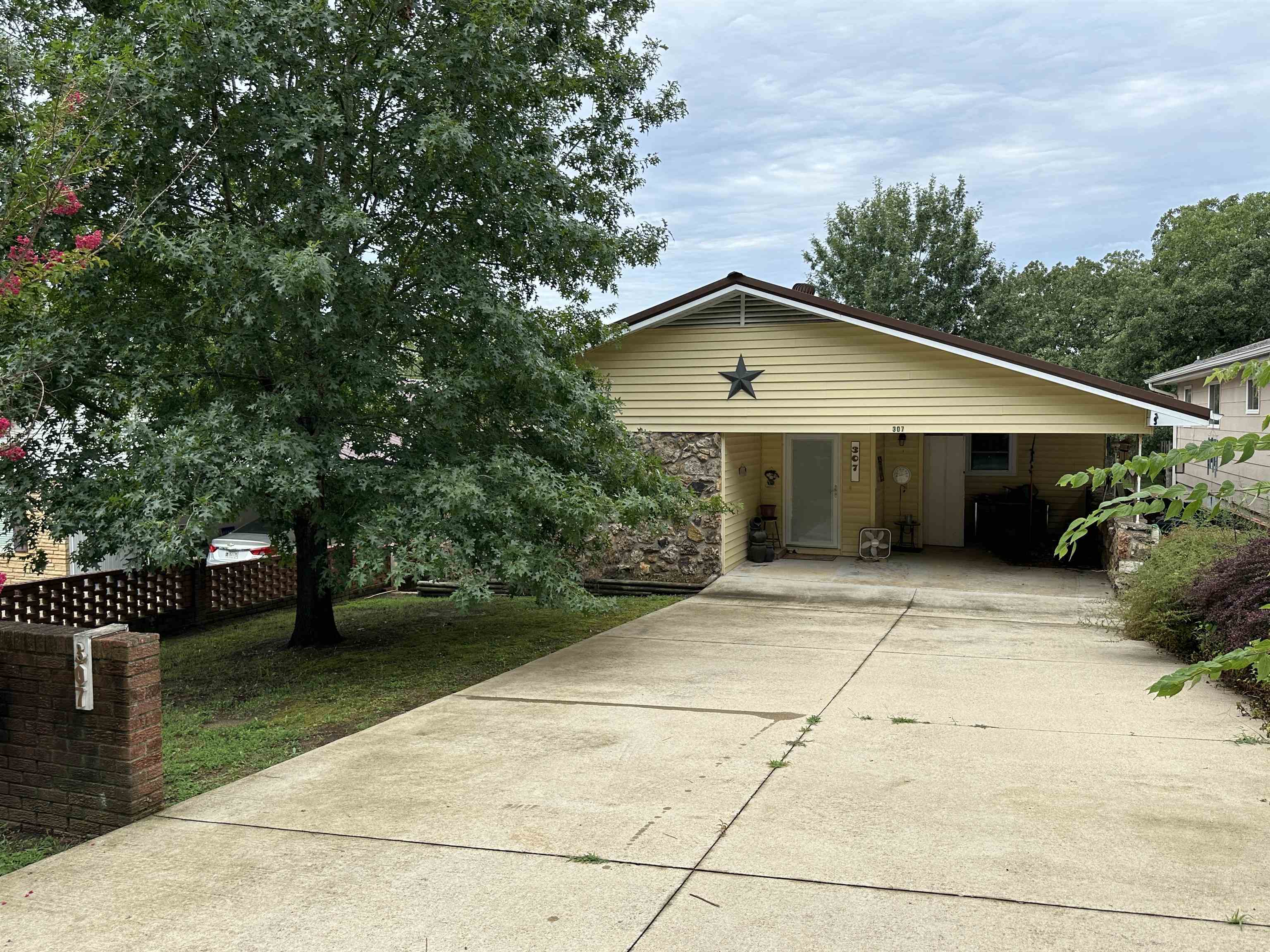 Property Photo:  307 S Nightingale Drive  AR 72512 