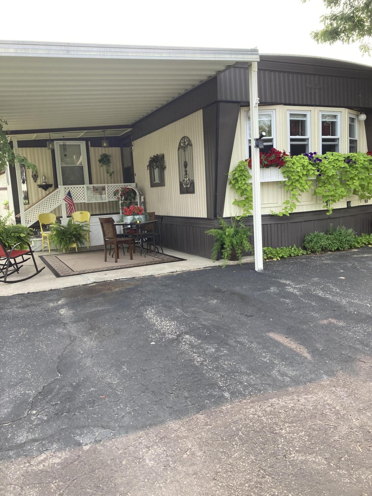 Property Photo:  130 Rhonda  MI 49412 