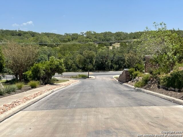 11219 Kendall Canyon  San Antonio TX 78225 photo