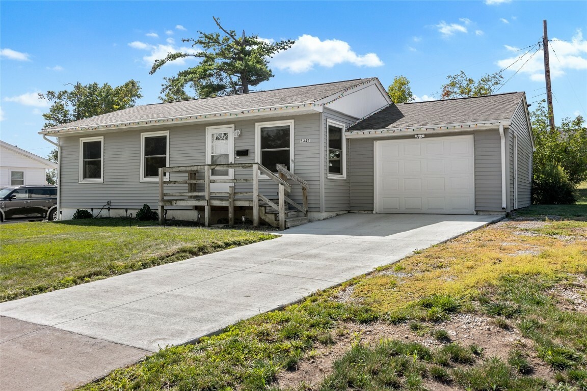 Property Photo:  5345 Harbet Avenue NW  IA 52405 