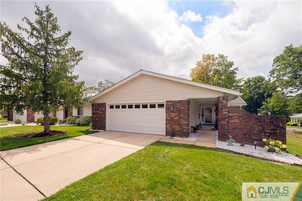 Property Photo:  0-167C Laurel Plaza 167C  NJ 08831 