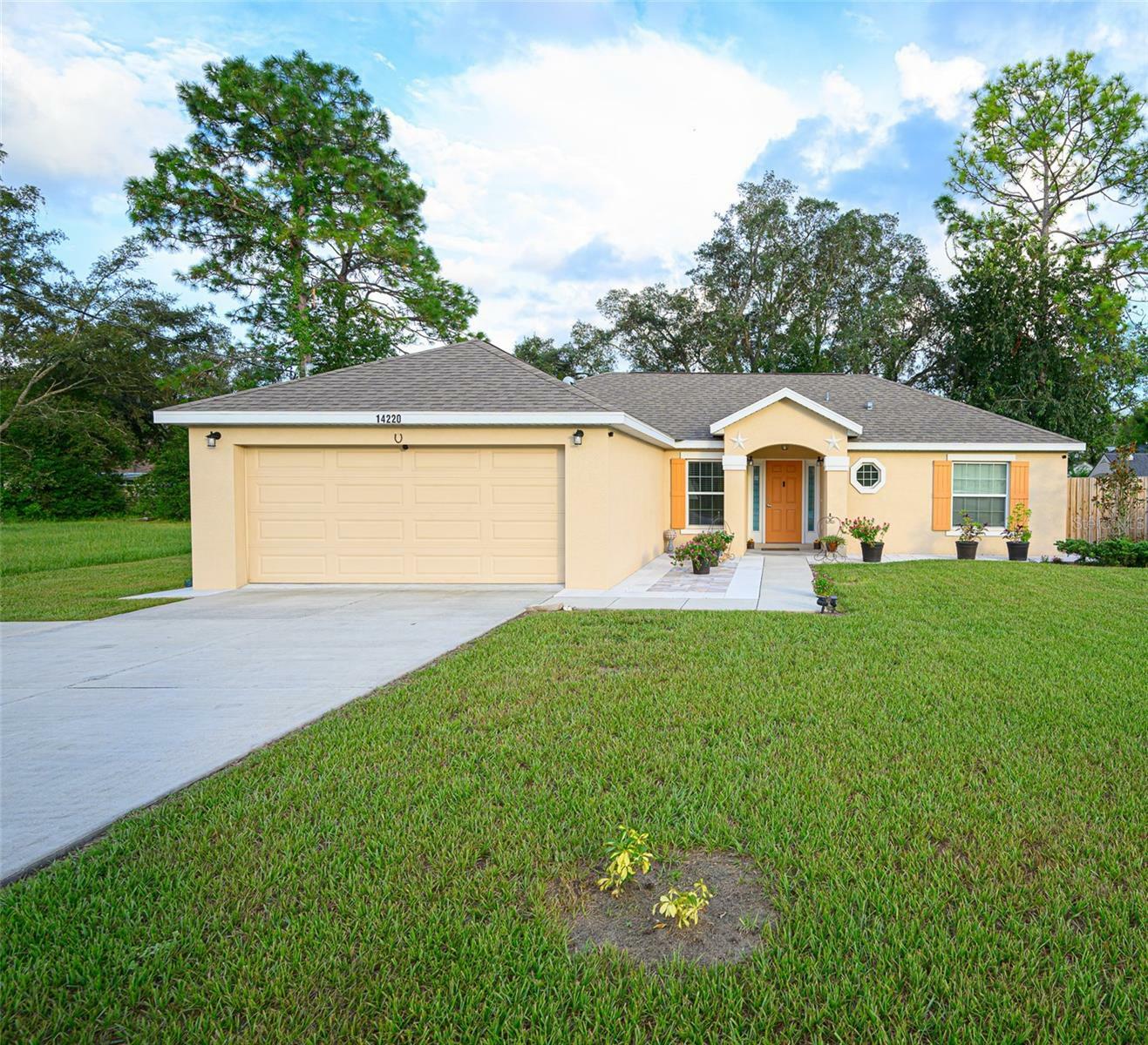 Property Photo:  14220 Spring Hill Drive  FL 34609 