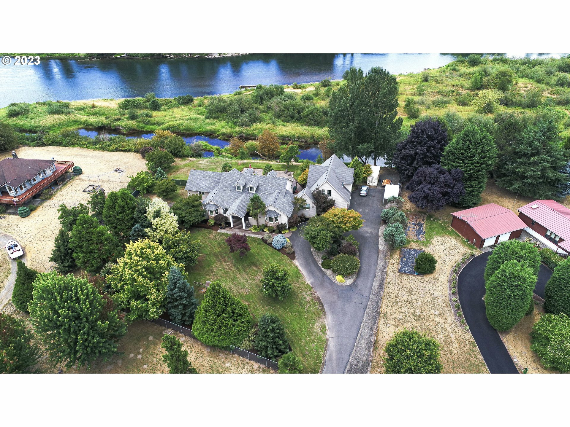 Property Photo: 39902 NW 64th Ct WA 98674