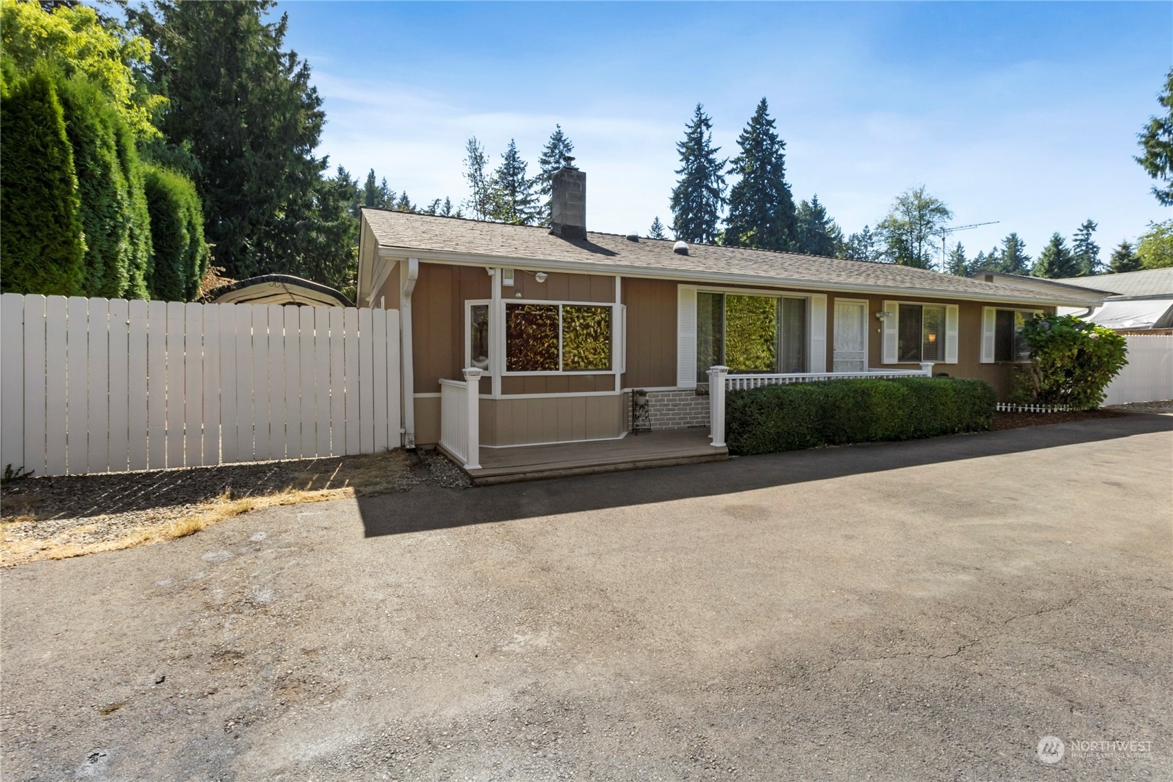 Property Photo:  19310 Maryann Drive E  WA 98391 