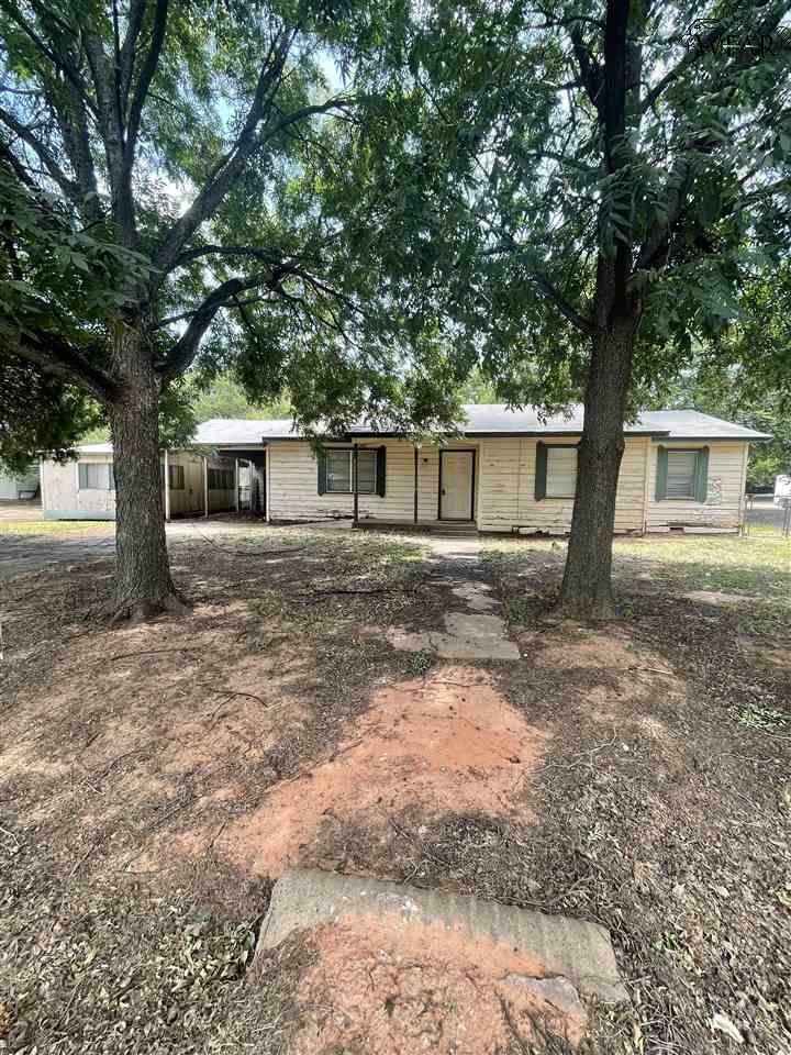 Property Photo:  717 E Park Avenue  TX 76367 