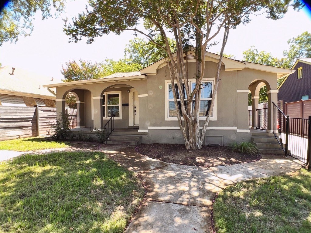 Property Photo: 1409 Newfield Lane TX 78703