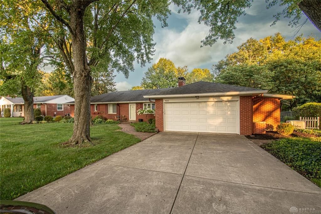Property Photo:  406 Silvercrest Terrace  OH 45440