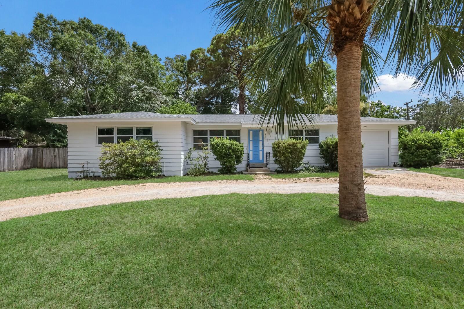 Property Photo:  2038 Datura Street  FL 34239 