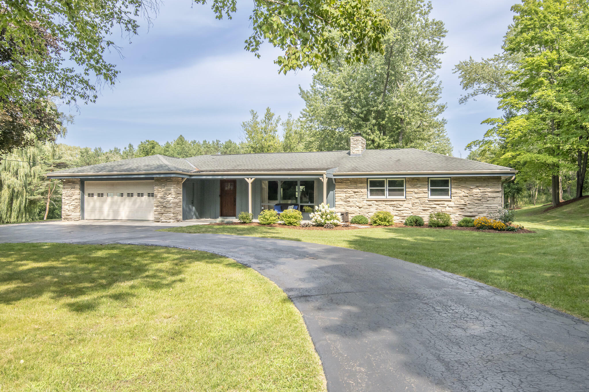 Property Photo: 856 Horns Corners Rd WI 53012