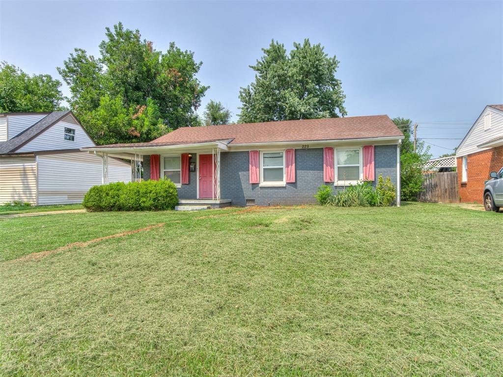 Property Photo: 223 E Myrtle Lane OK 73110