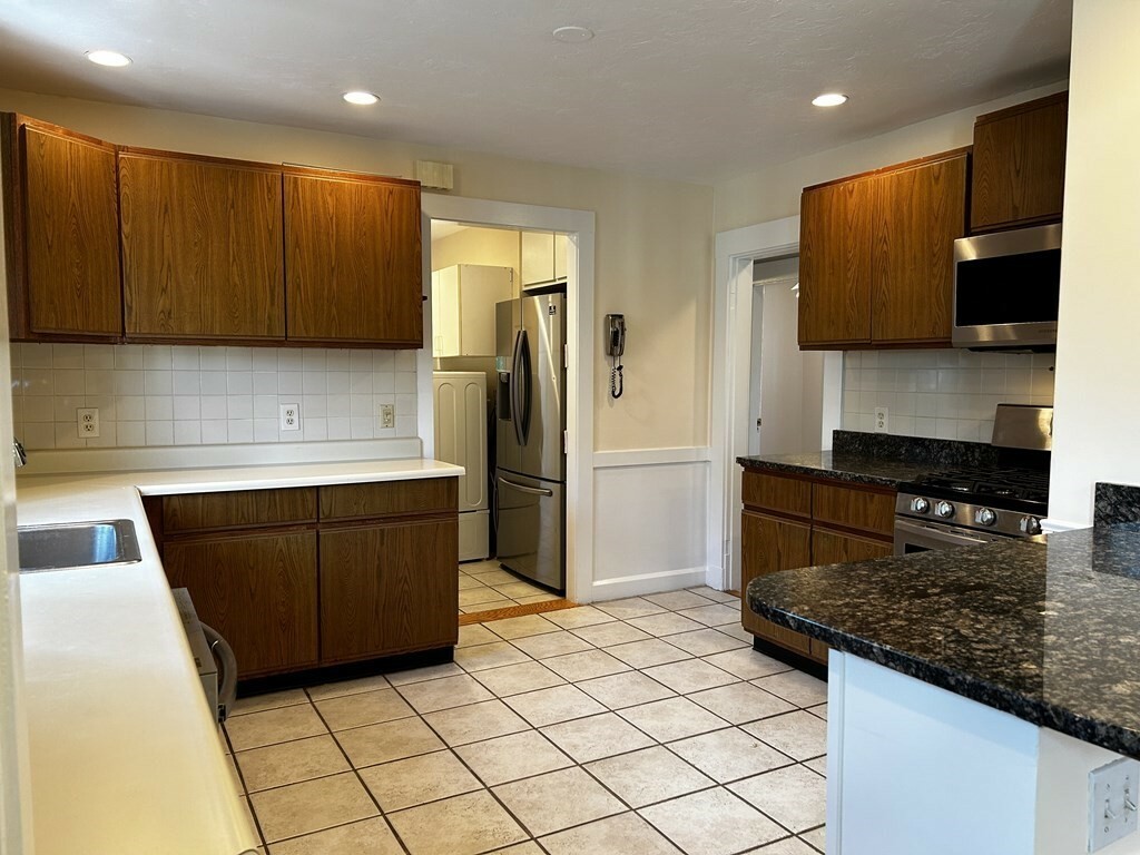 Property Photo:  36 Everett Street 36  MA 02453 