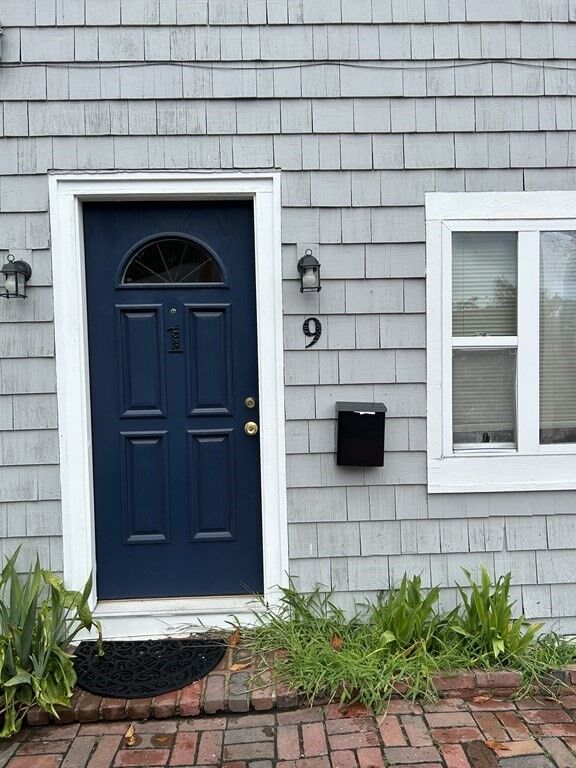 Property Photo:  9 Maple Circle 1  MA 01945 