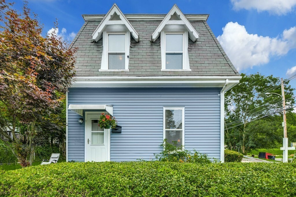 Property Photo:  1 Kings Ct  MA 01701 