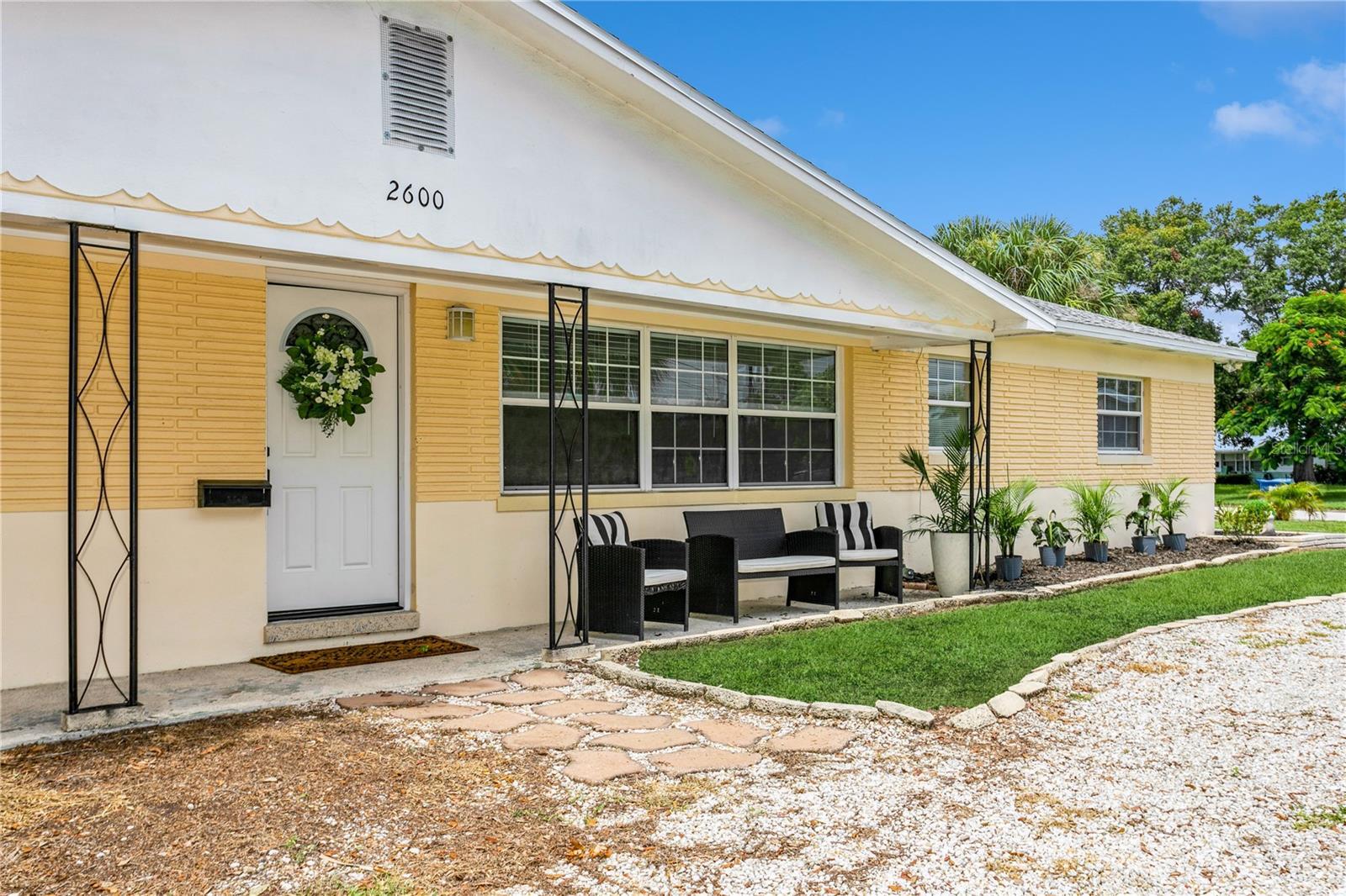 Property Photo: 2600 66th Way N FL 33710