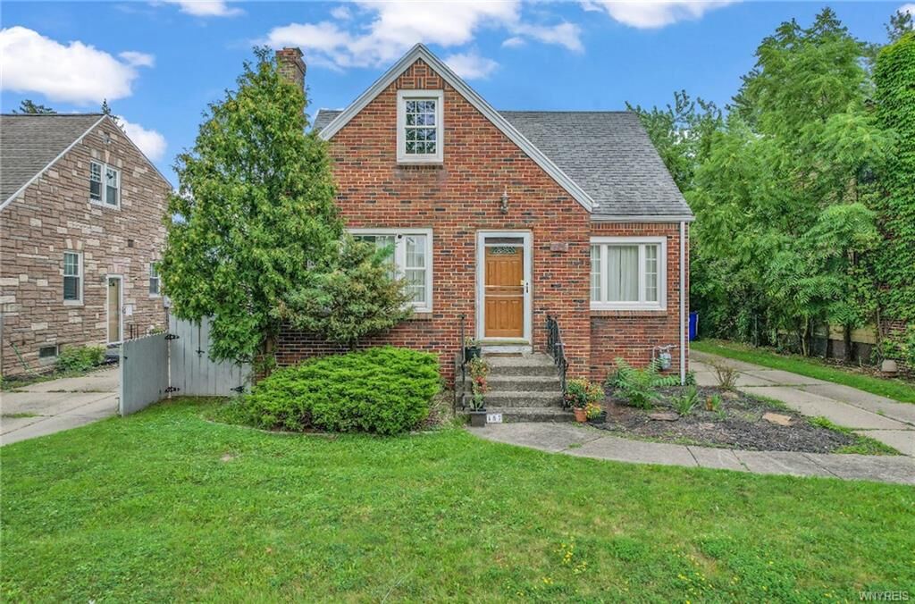 Property Photo:  187 Windermere Boulevard  NY 14226 