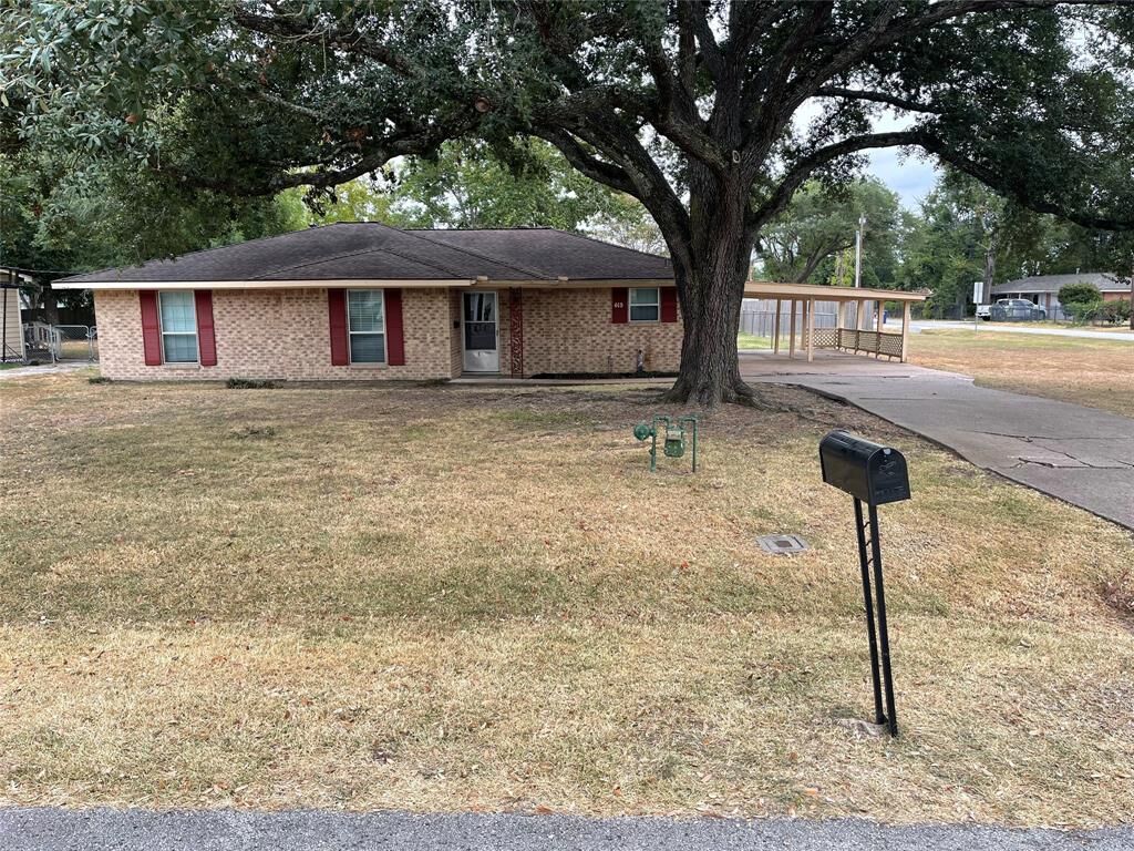 Property Photo:  615 Kane Street  TX 77375 