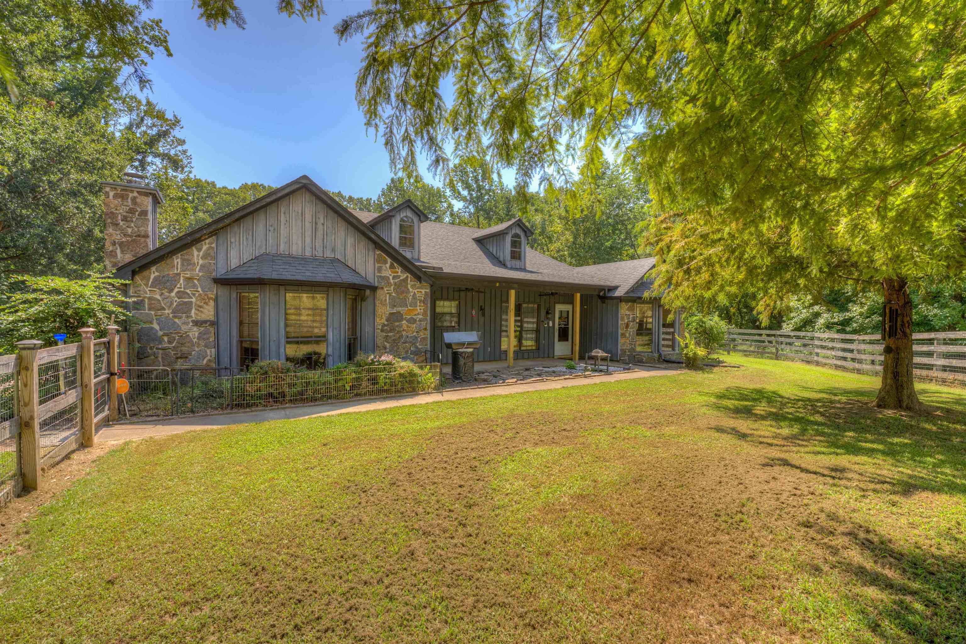 Property Photo:  304 Faulk Rd  TN 38053 