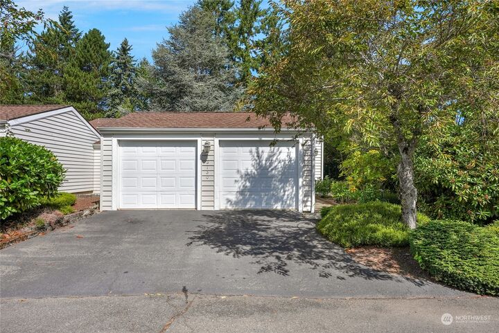 Property Photo: 13730 SE 256th Place WA 98042